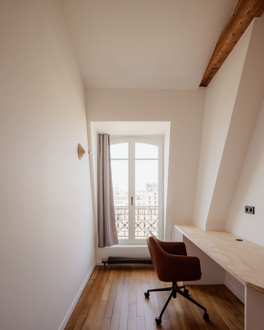 Deux appartements parisiens mitoyens