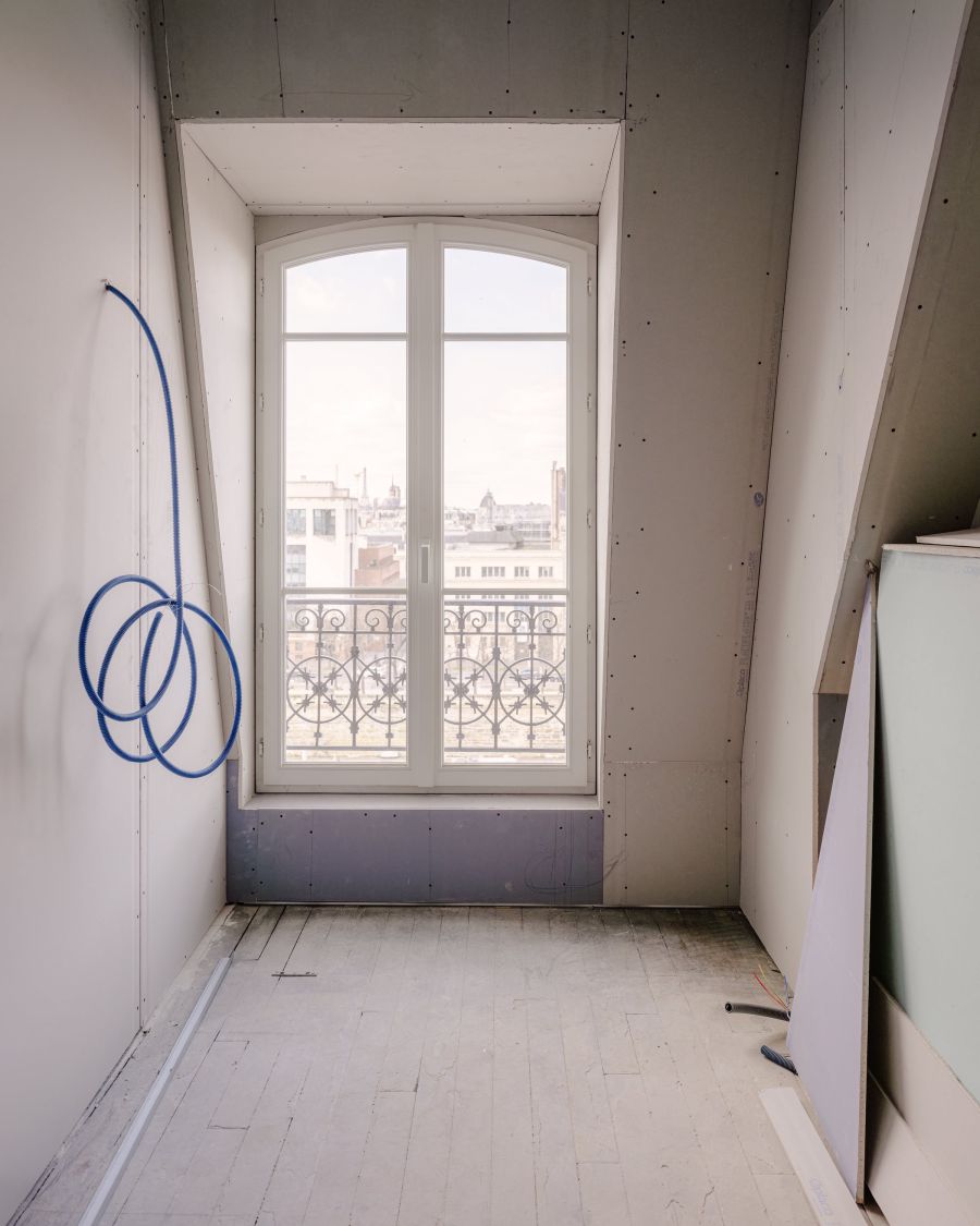 Deux appartements parisiens mitoyens