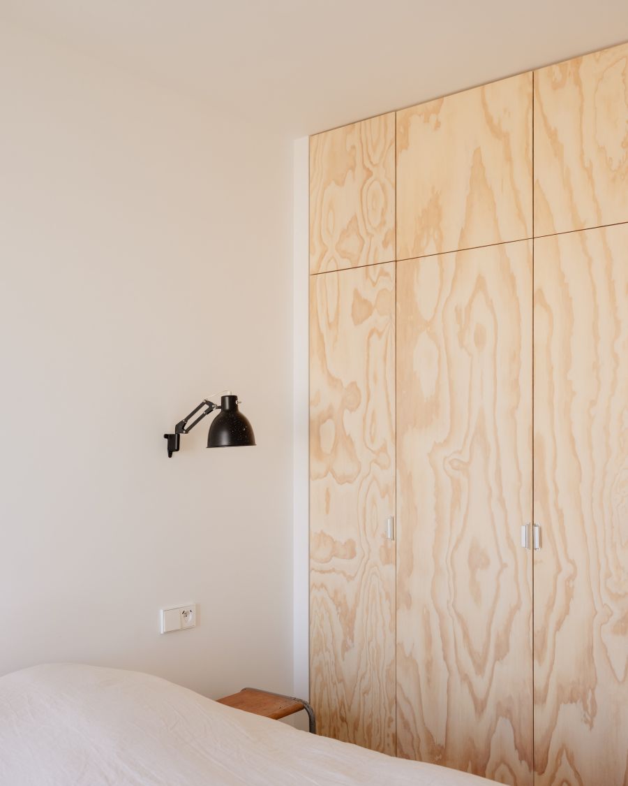 Deux appartements parisiens mitoyens