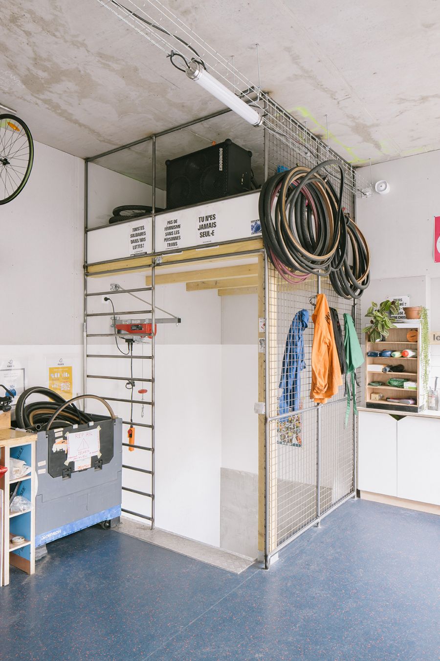 Local associatif d'auto-r&eacute;paration de v&eacute;lo